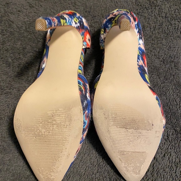 Gorgeous Multi-colored heels - Picture 3 of 3